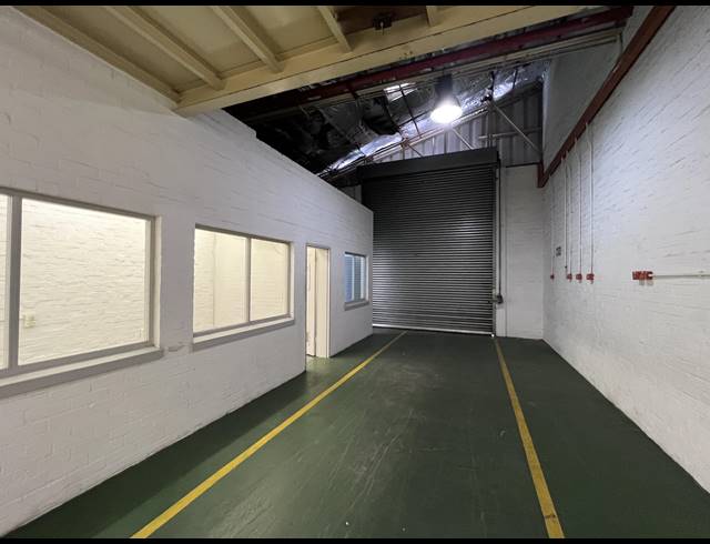 250M² FACTORY TO LET IN BELLVILLE SOUTH